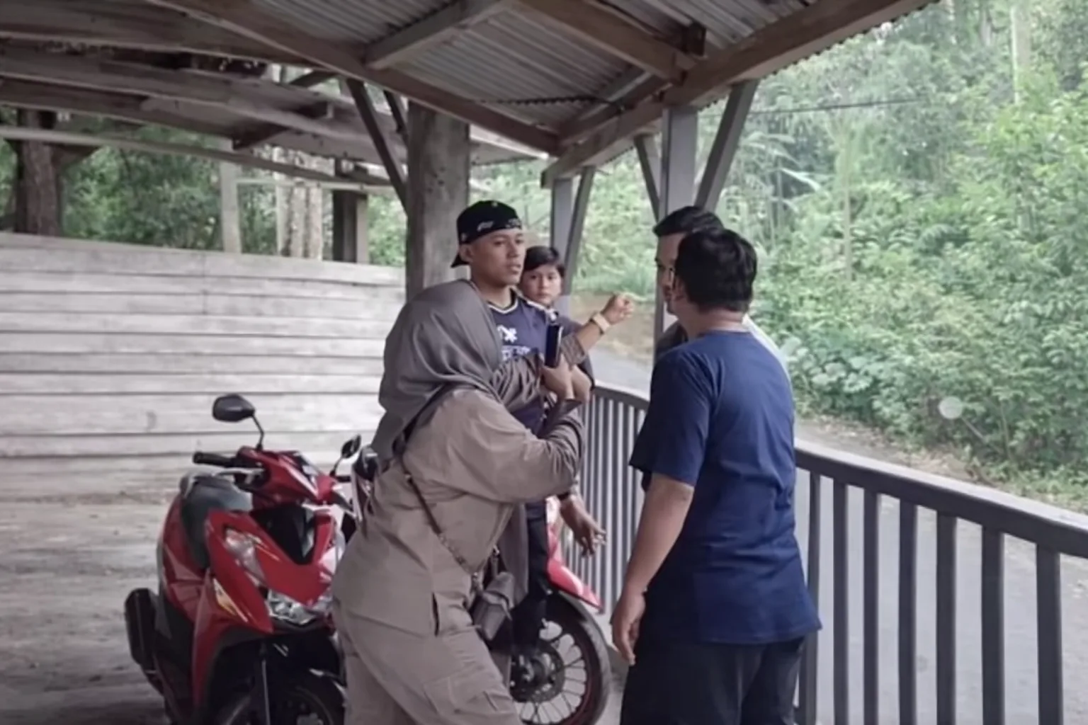 Public Criticism as a Mirror of Democracy: From Introspection to Intimidation